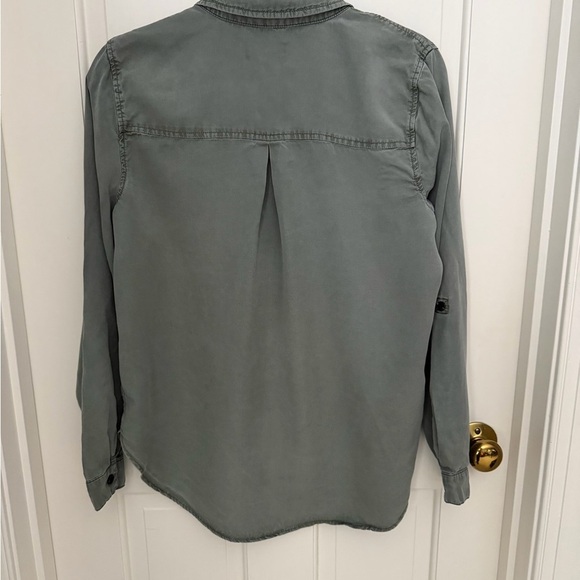 Universal Thread Light Gray Button-Up Shirt - Picture 3 of 5